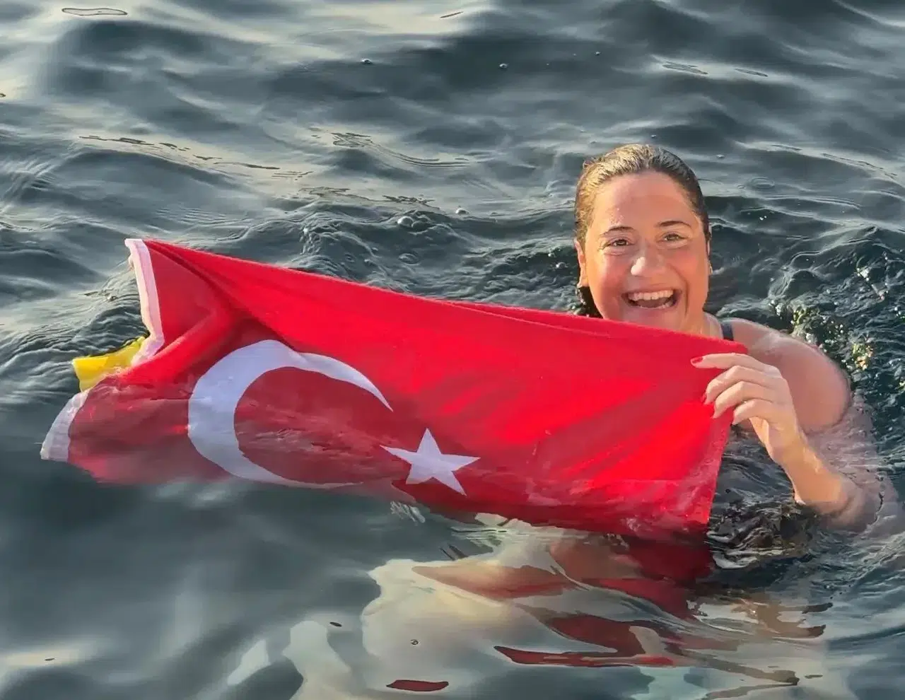 Aysu Türkoğlu, Tsugaru Kanalı’nı geçen en genç Türk sporcu oldu
