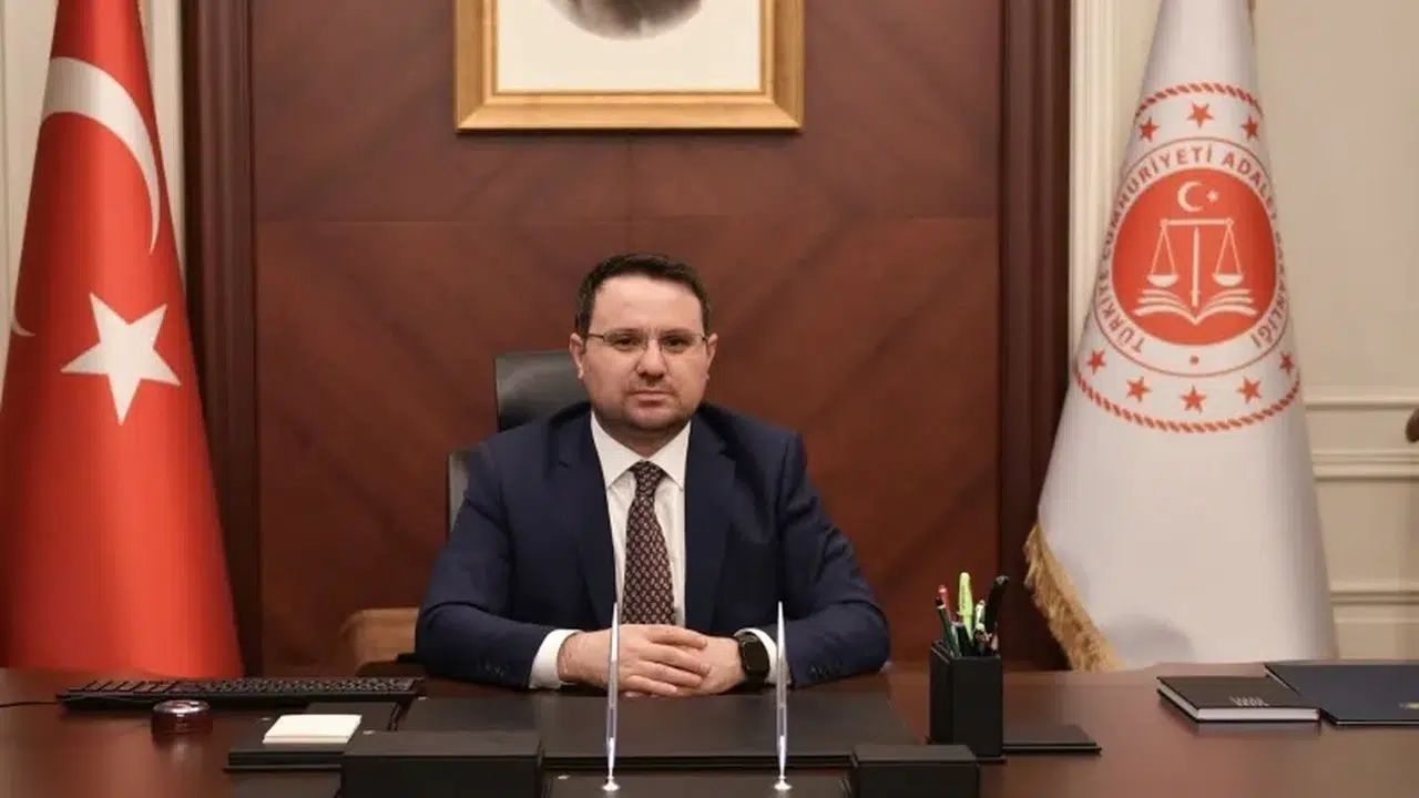 Bakan Gürlek: "Uluslararası dolandırıcılık şebekesi çökertildi"
