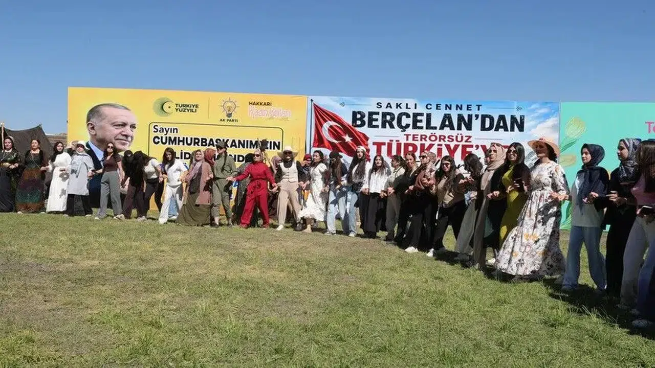 Cumhurbaşkanı Erdoğan, Hakkari’deki Kadın Şenliği’ne telefonla katıldı