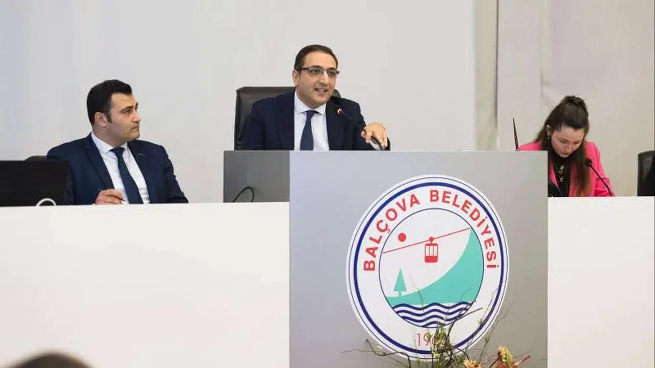 İçişleri Bakanlığı: "Balçova Belediye Başkanı Onur Yiğit görevden uzaklaştırıldı"