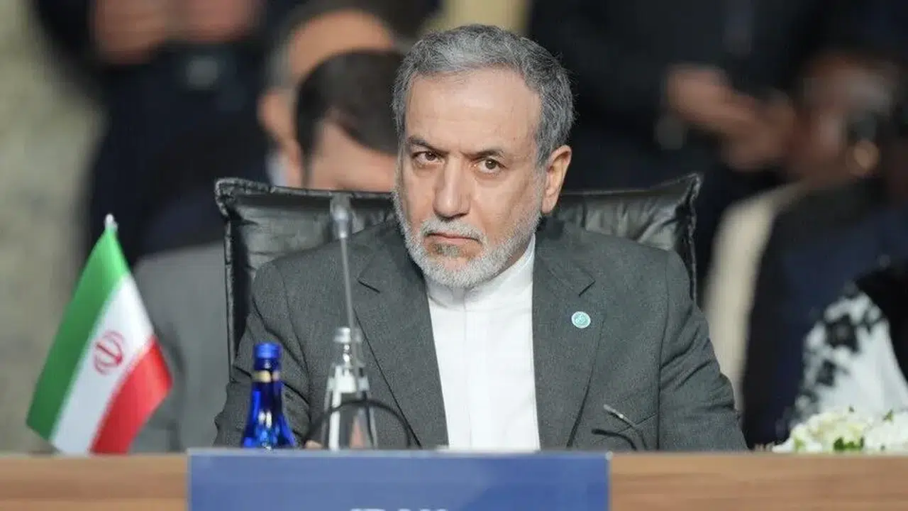 İran Dışişleri Bakanı Arakçi: "İran gemisine yönelik saldırı cevapsız kalmayacak"