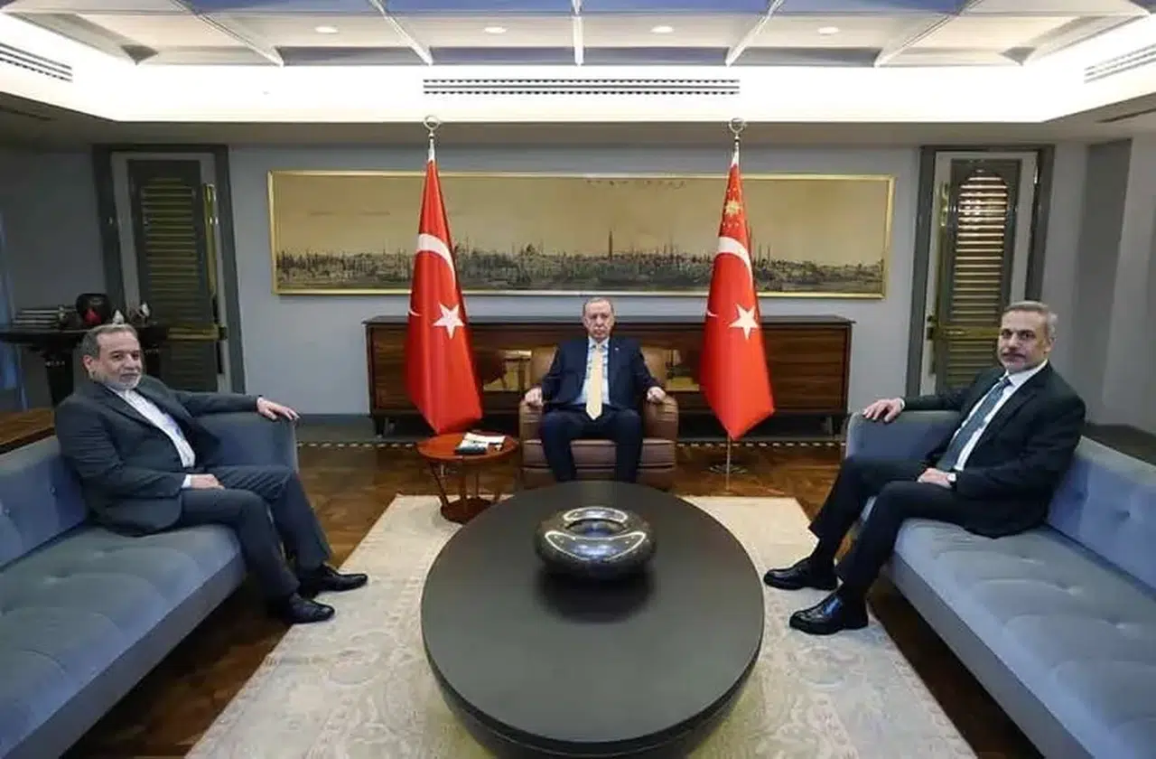 Arakçi: "Türkiye, İran’ı hedef alan bölünme planlarının önlenmesinde önemli rol oynadı"