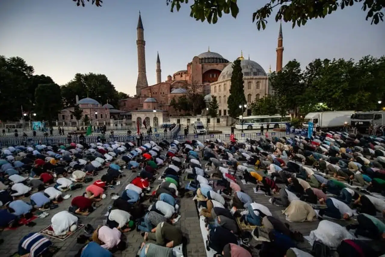 Ayasofya’nın yeniden ibadete açılışının üzerinden 6 yıl geçti
