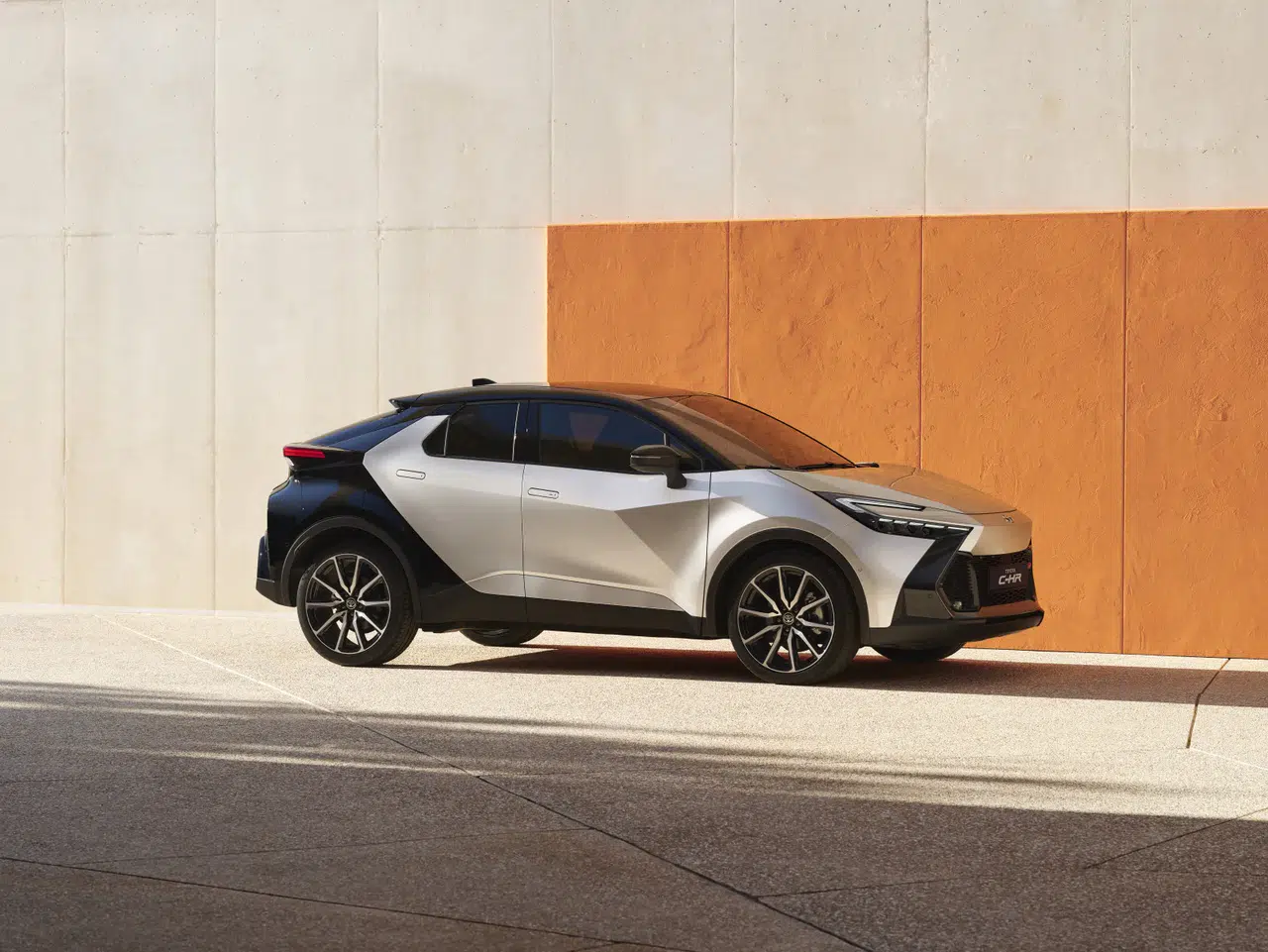 Türkiye’de SUV segmentinin lideri Toyota C-HR Hybrid oldu