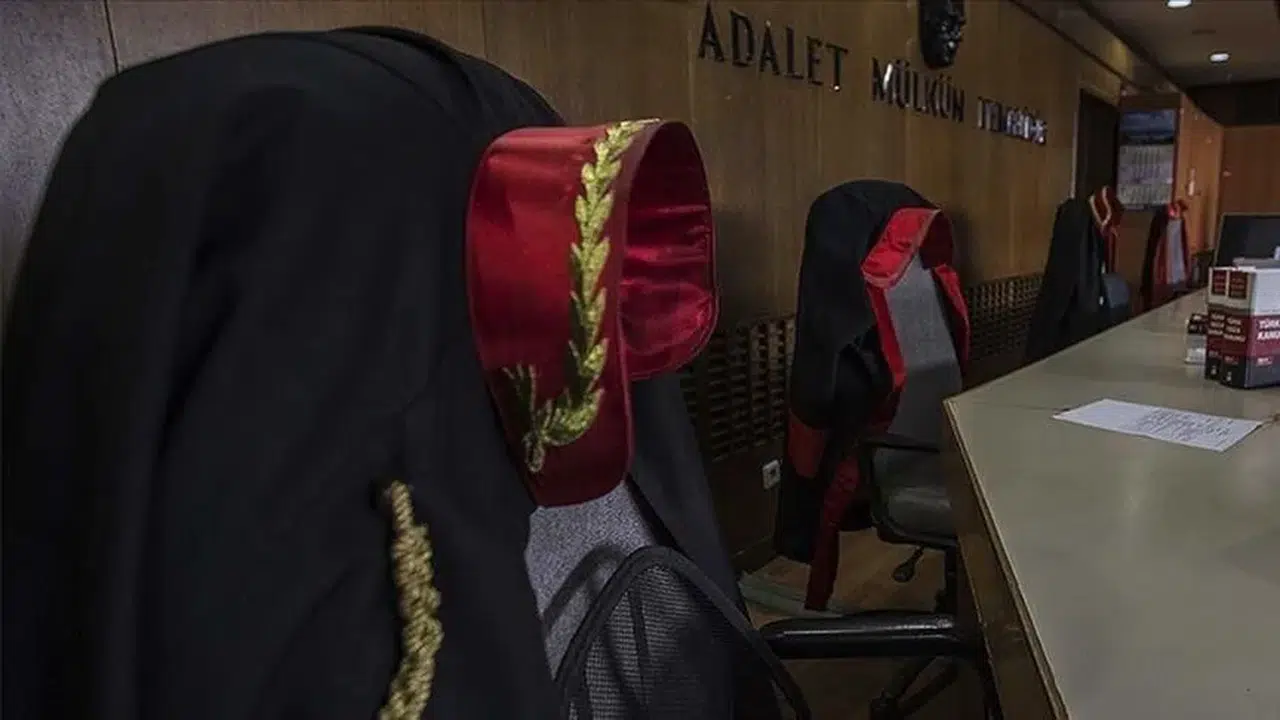 15 Temmuz’a “tiyatro” dedikleri iddia edilen CHP’li meclis üyelerine soruşturma