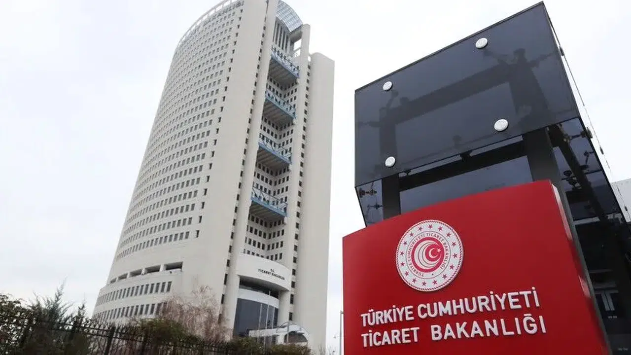 Ticaret Bakanlığı açıkladı: "İhracat beklentisi yükseldi, ithalat beklentisi geriledi"