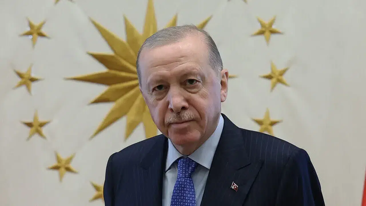 Cumhurbaşkanı Erdoğan, Kırkpınar Başpehlivanı Erkan Taş’ı tebrik etti