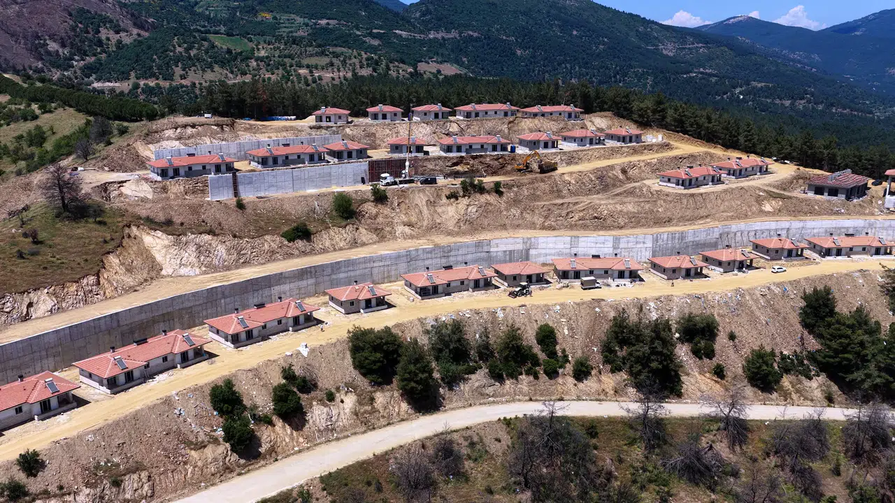 Bakan Kurum, İzmirli Muzaffer’e verdiği sözü tutuyor