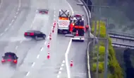 Otoyolda feci kaza: Karayolları ekibine çarptı
