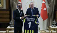 Cumhurbaşkanı Erdoğan, Hamdi Ulukaya’yı Külliye’de kabul etti
