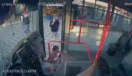 Minibüse tek başına binen 2 yaşındaki çocuk polisi harekete geçirdi