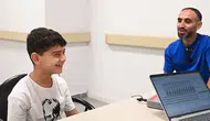 Osmaniye’de 7 yaşındaki Harun, biyonik kulak ameliyatıyla yeniden duymaya başladı Ü