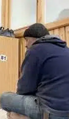 İnşaat işçisinden örnek davranış: Camiyi kirletmemek için çözüm buldu