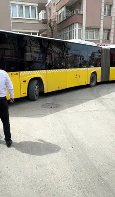 Avcılar’da hatalı park trafiği kilitledi: İETT otobüsleri yolda kaldı