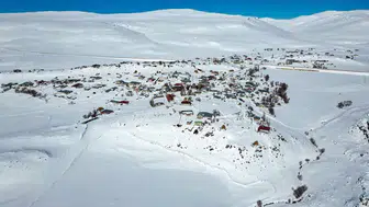 Erzurum Karayazı'da yoğun kar yağışı hayvancılığı olumsuz etkiliyor