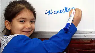 Öğrenciler yarın 9 günlük ara tatile çıkacak