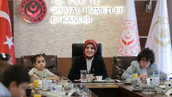 Bakan Göktaş, şehit ve gazi çocuklarıyla bir araya geldi