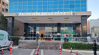 Antalya’nın Serik Belediyesine silahlı saldırı