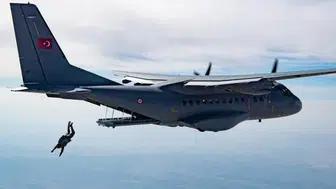 NATO’dan Türk paraşütçülere övgü dolu paylaşım