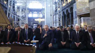 Cumhurbaşkanı Erdoğan’dan Ayasofya’da fetih mesajı: “İstanbul bir başka güzel olacak”