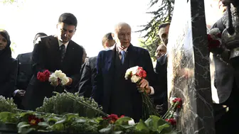 MHP Genel Başkanı Devlet Bahçeli, Türkeş’in kabrini ziyaret etti