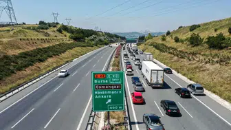 İstanbul-İzmir Otoyolu ve Osmangazi Köprüsü'nde bayram yoğunluğu başladı