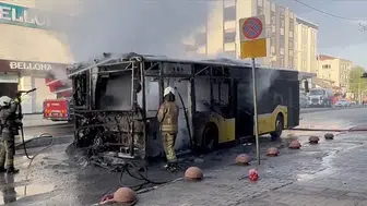 Ümraniye’de İETT otobüsünde yangın: Alevler aracı sardı