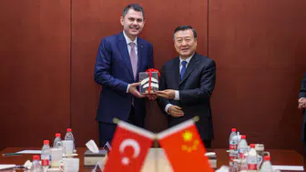 Bakan Kurum, Çinli mevkidaşı Ni Hong ile Pekin’de görüştü