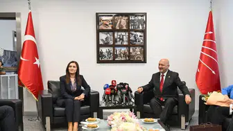 CHP ve AK Parti heyetleri üç bayram sonra bayramlaştı