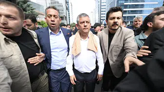 CHP Genel Merkezi’nde tahliye krizi: Özgür Özel binayı terk etti, TBMM’ye yürüyor