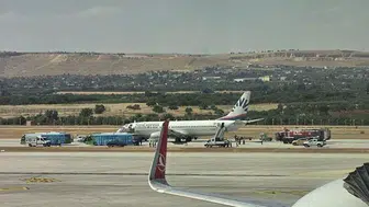 Stuttgart-Gaziantep seferini yapan uçakta lastik patladı
