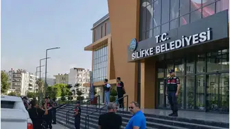 CHP'li Silifke Belediyesine operasyon düzenlendi