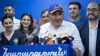 Ermenistan’da Paşinyan’ın seçim zaferi resmileşti