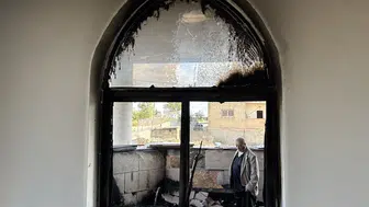 Batı Şeria’da camiye saldırı: Kundaklanan ibadethaneye ırkçı sloganlar yazıldı