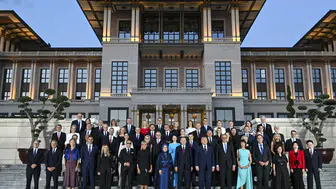 Cumhurbaşkanı Erdoğan ve Emine Erdoğan’dan NATO liderleri onuruna resmi akşam yemeği