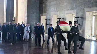 NATO Daimi Temsilcileri Anıtkabir’i ziyaret etti
