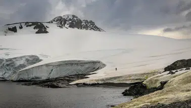 Türk bilim insanlarından Antarktika’da iklim değişikliğine dikkat çeken sembolik tırmanış