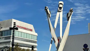 Porsche Müzesi – Alman takıntısının mermer üzerindeki itirafı