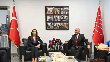 CHP ve AK Parti heyetleri üç bayram sonra bayramlaştı