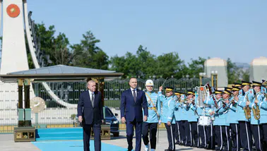 Cumhurbaşkanı Erdoğan, Polonya Cumhurbaşkanı Nawrocki’yi resmi törenle karşıladı