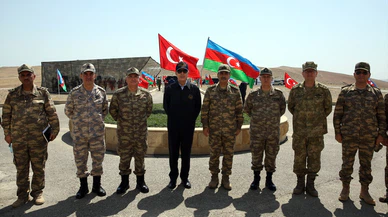 Akar: Hocalı'da soykırım yapan, Yukarı Karabağ'ı işgal eden Ermenistan'a karşı Azerbaycan'ın yanındayız