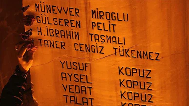 Marmara depreminde yaşamını yitirenler törenle anıldı