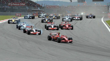 Formula 1 pilotları İstanbul Park'ı virajlarıyla tanıyor