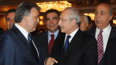 Abdullah Gül zevkten dört köşe!