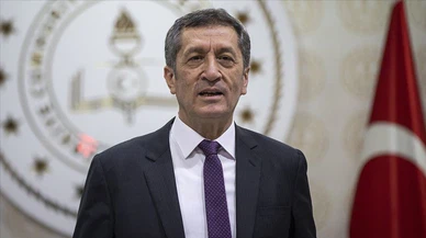 Bakan Selçuk: EBA'da 08.30'dan 20.20'ye kadar istenilen saatte canlı ders yapılabilir