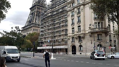 Eyfel Kulesi'nde bomba alarmı!