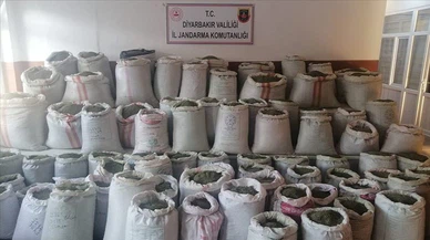 Diyarbakır'da 1 ton 207 kilogram esrar ele geçirildi