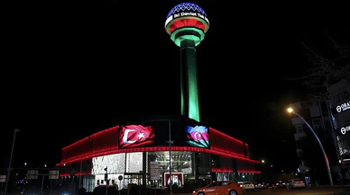 Atakule Azerbaycan Bayrağı'nın renkleriyle ışıklandırıldı