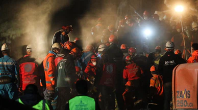 İzmir'deki depremde can kaybı 83 yükseldi