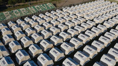 AFAD Başkanı Güllüoğlu: Kalacak yeri olmayan vatandaşlarımız barınma alanlarındaki çadırlara yerleşebilir